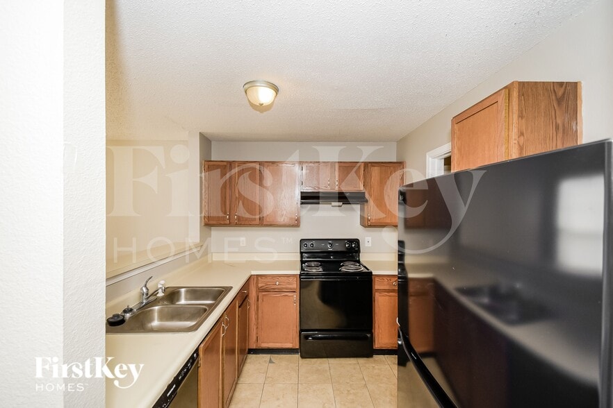 Building Photo - 6616 Kinnerton Dr