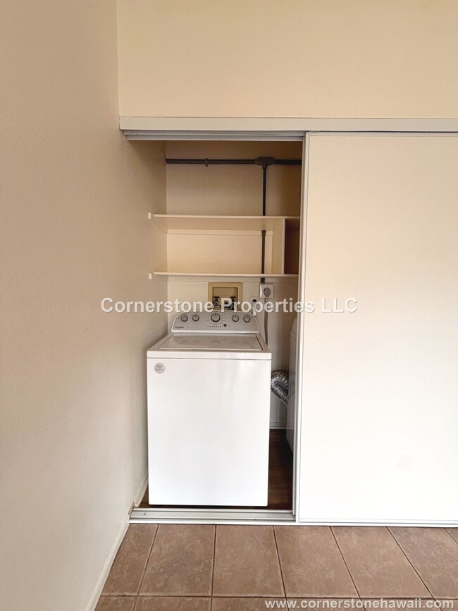 Building Photo - 91-525-525 Puamaeole St