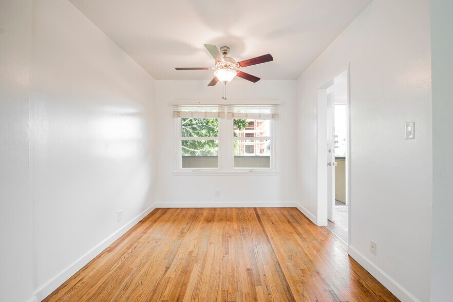 Building Photo - 8754.5 Belford Ave