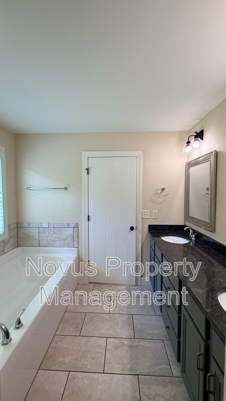 Building Photo - 338 Brookstone Dr