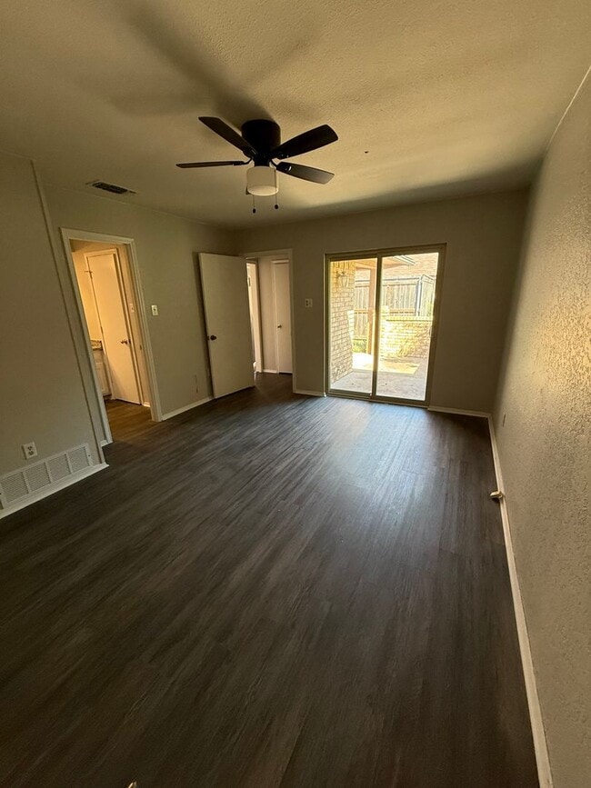 Building Photo - 7412 Lemonwood Ln