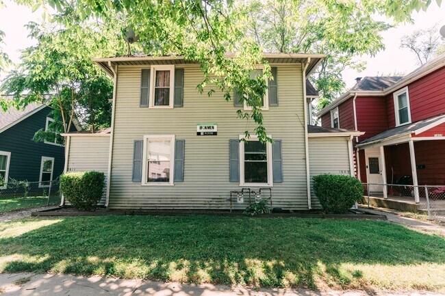 Building Photo - 1809-1811 Morton - Four Eight