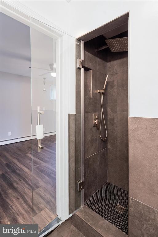 Building Photo - 303 Miles Rd