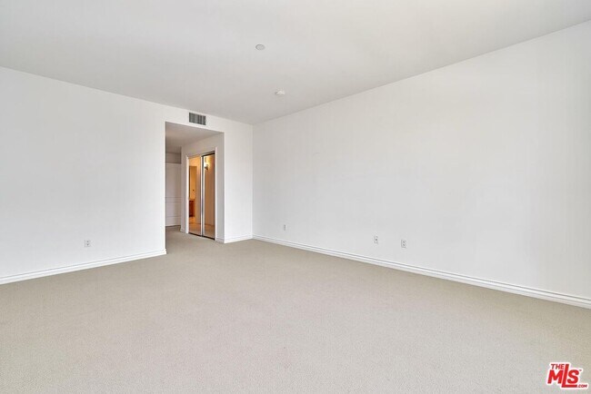 Building Photo - 2230 S Bentley Ave