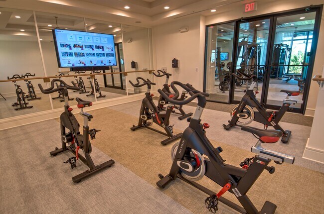 Building Photo - 4921 W Sample Rd