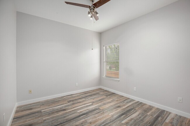 Building Photo - Spacious 3BR / 2BA Corner-Lot Home with Fenced Backyard & Garage