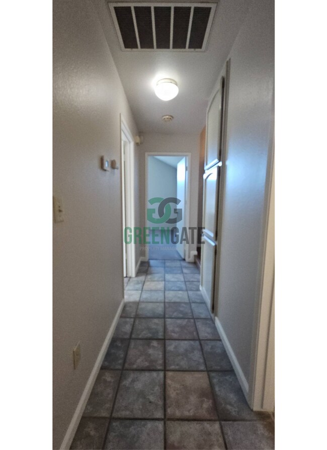 Building Photo - Now Available! Spacious 3 Bedroom, 2 Bathroom Home.