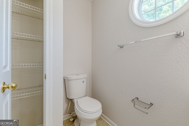 Building Photo - 274 Brookview Dr