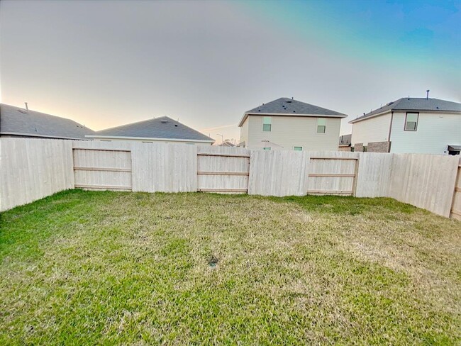 Building Photo - 21015 Longeni Dr