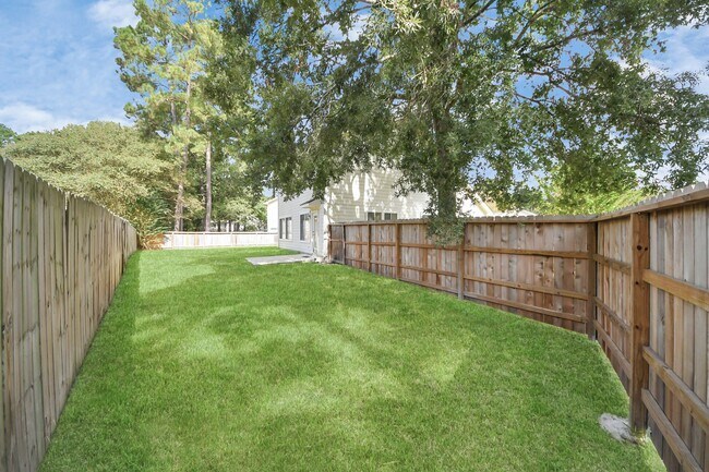 Building Photo - 18178 Woodsdale Ct