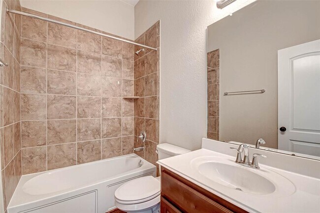 Building Photo - 26 Cheswood Manor Drive