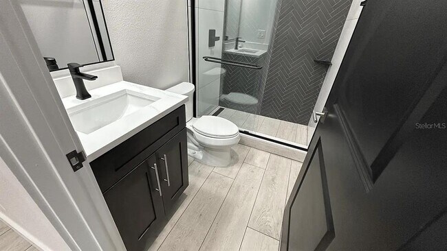 Building Photo - 710 Childs Ave