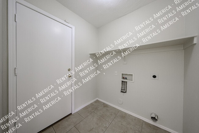 Building Photo - 6234 W Southgate St