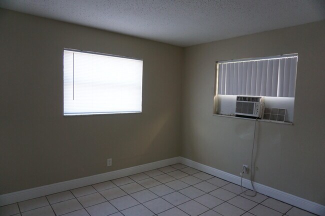 Building Photo - 1601 AC Evans St