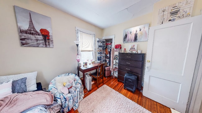Building Photo - Large Science Hill 3BR with Dual Balcony A...