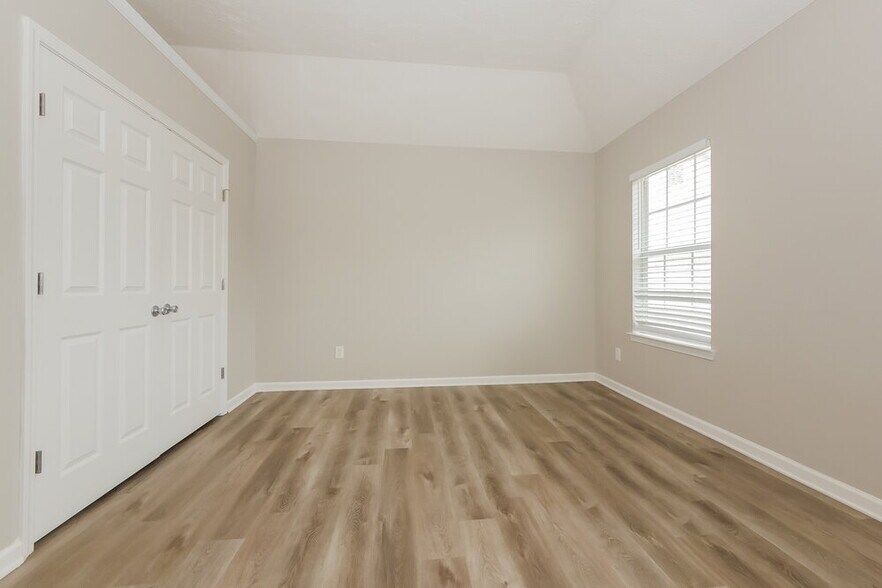 Building Photo - 1405 St Teresa Ct