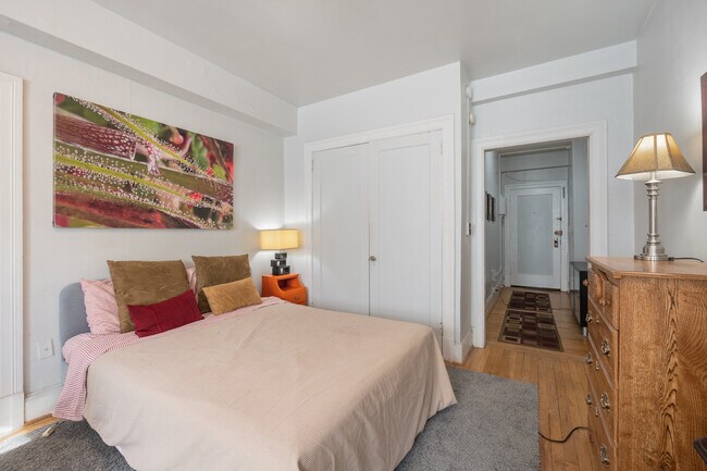 Building Photo - 1101 L St NW