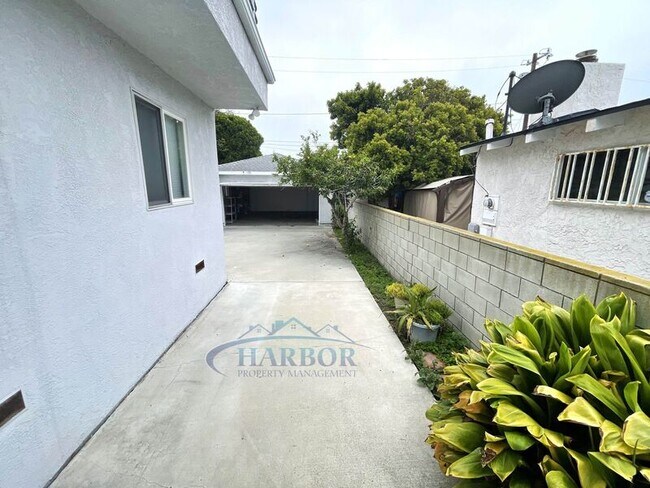 Building Photo - 3706 S Emily St