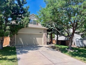 Building Photo - Wonderful 5 Bed/4 Bath Home Located on Qui...
