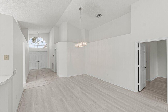 Building Photo - 7728 Edinburough Ln