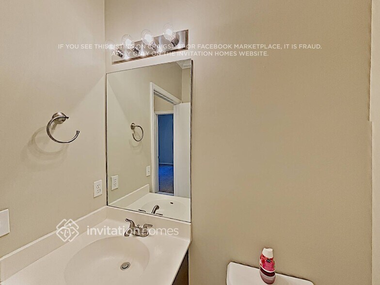 Building Photo - 5534 Lake Tern Pl
