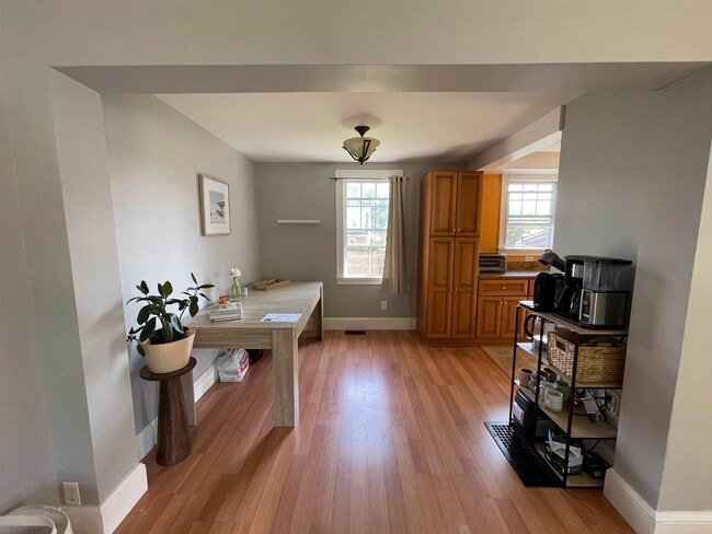 Building Photo - 70 Porpoise Way