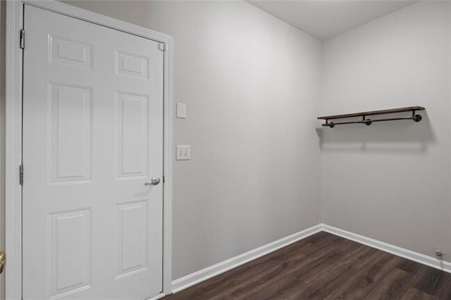 Building Photo - 4220 Hunters Green Way NE