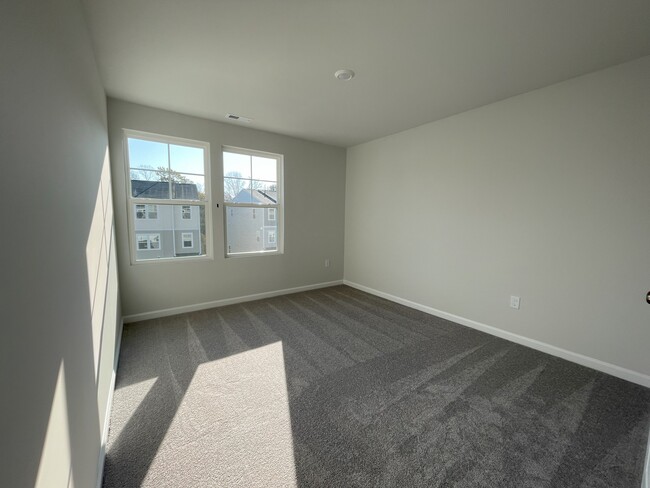 Bedroom 2 Level 3 - 3024 Castle Loch Ln