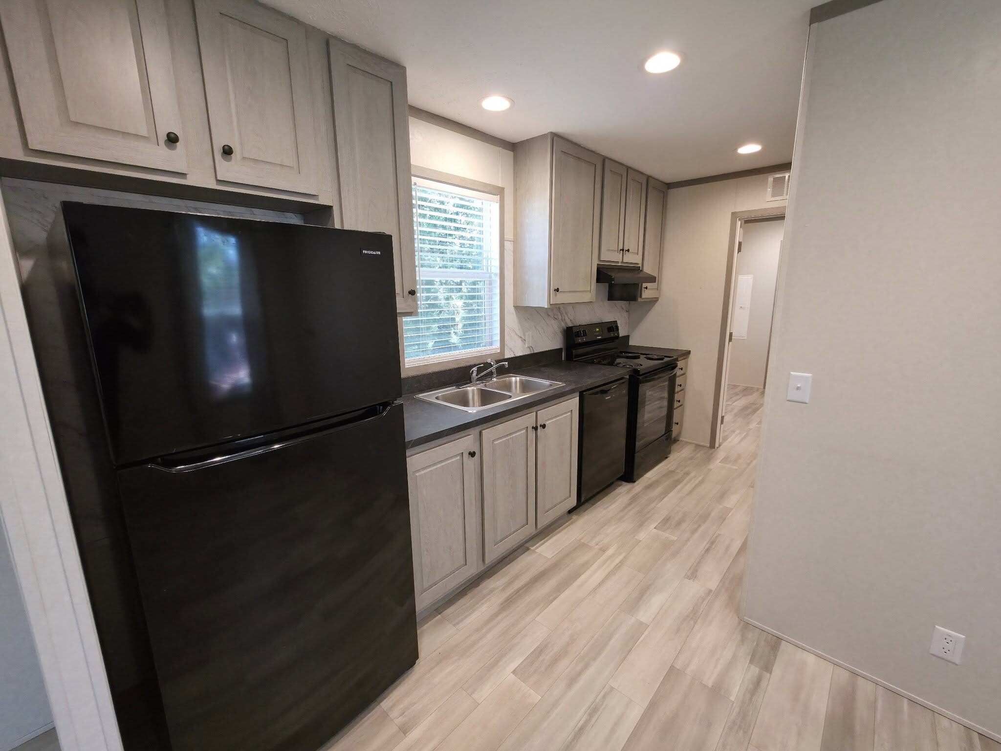 Building Photo - 1308 W Arlington Ave