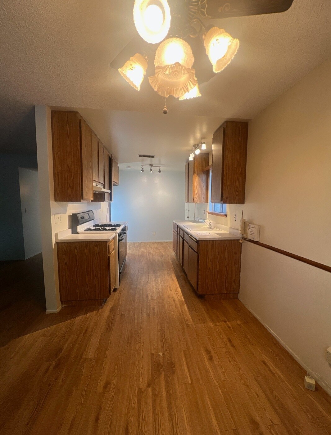 Building Photo - 497 San Dimas St