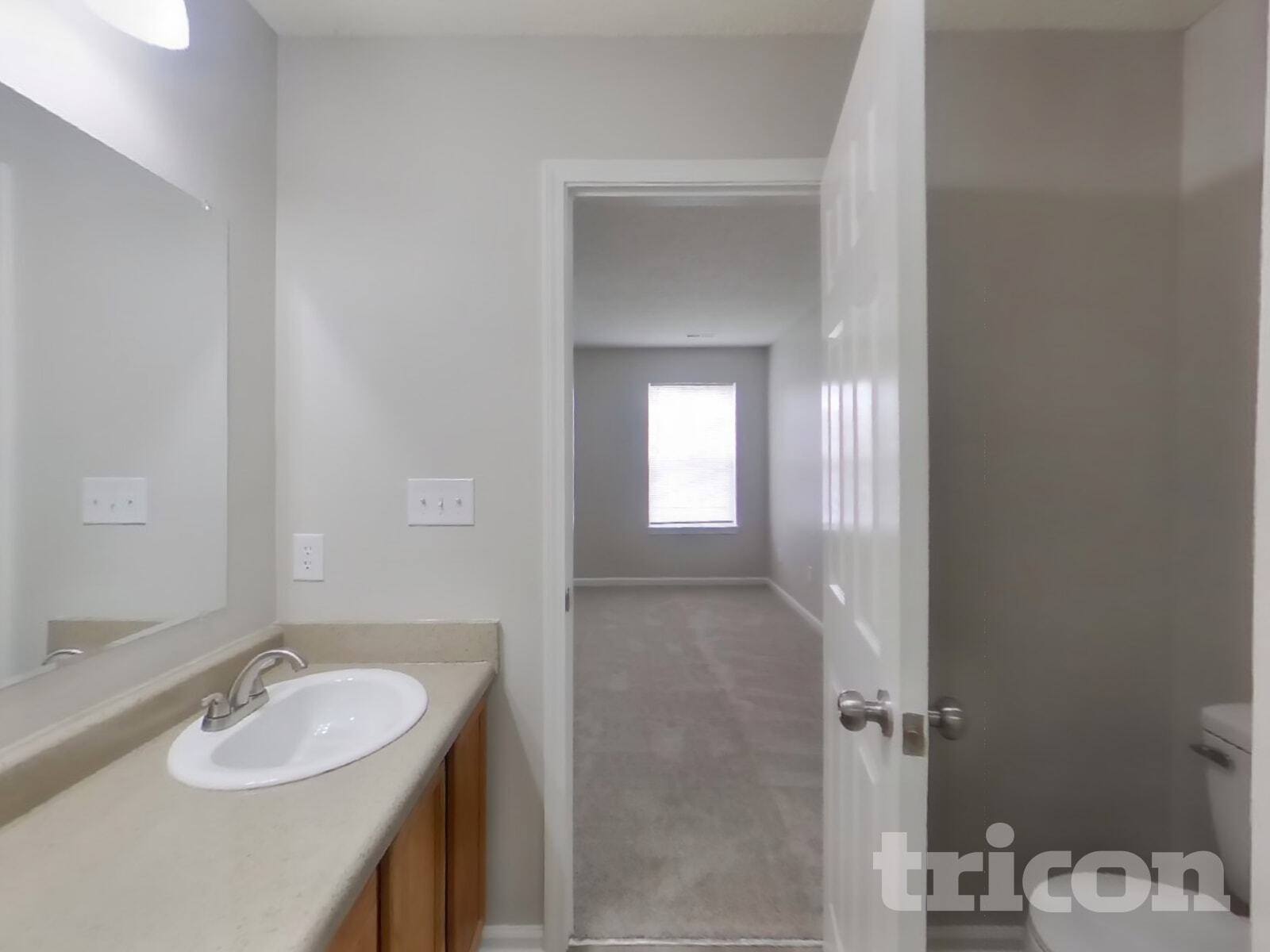 Building Photo - 676 Blue Meadow Dr