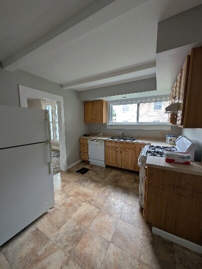 Building Photo - 405 W White St