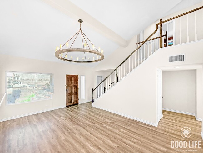 Building Photo - Modern Living Meets Prime Location in Sorr...