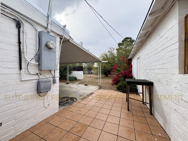 Building Photo - 1723 N Desmond Ln