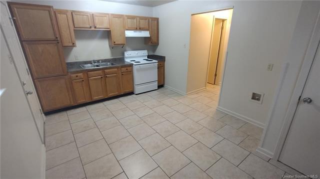 Building Photo - 221 E Genie St