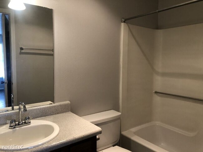 Building Photo - 2 br, 2 bath House - 5577 NW 50th St