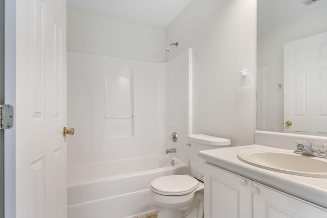 Building Photo - 115 Chloe Ln