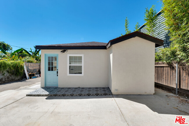 Building Photo - 3214 Atwater Ave