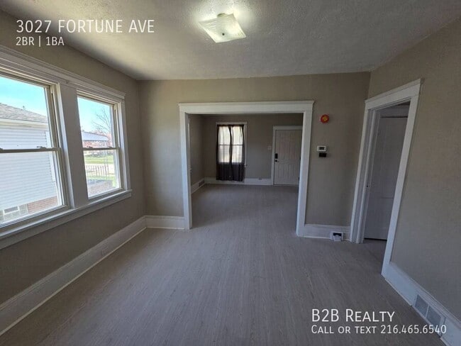 Building Photo - 3027 Fortune Ave