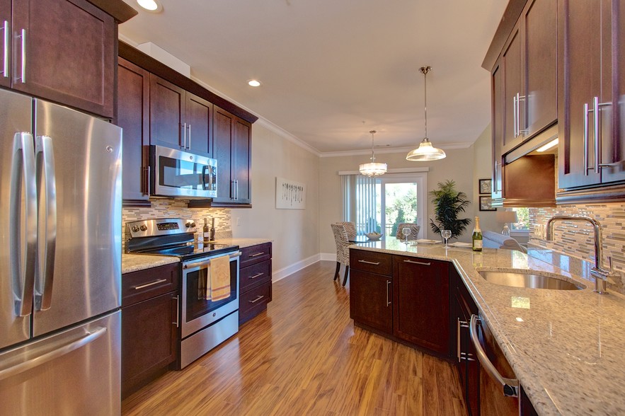 Townhouse Kitchen - Madison Place Southborough