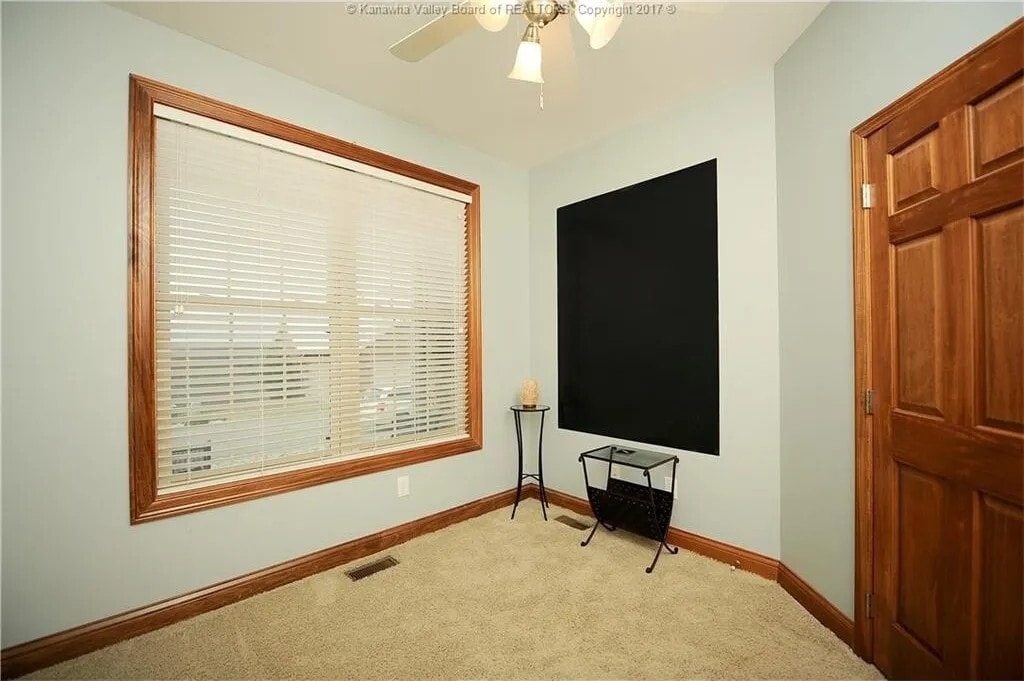 Building Photo - 49 Wills Dr