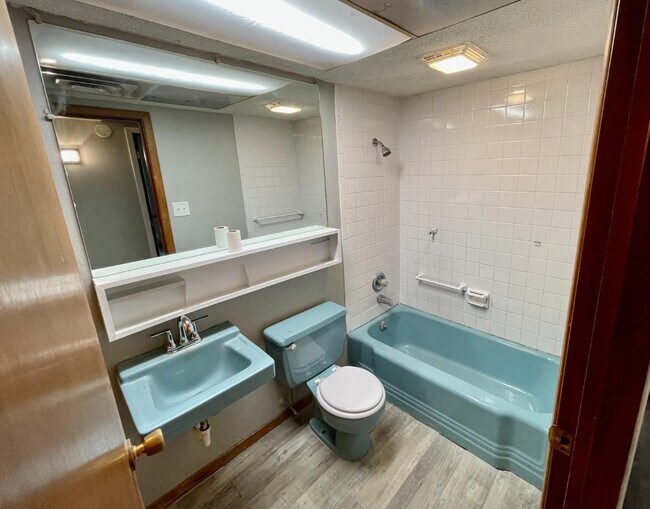 Building Photo - 1701 Ohio St