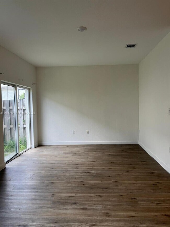 Building Photo - 2634 SE 12th St