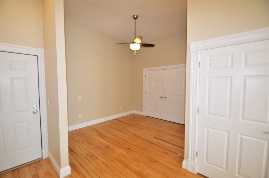 Bedroom - 207 4th St S
