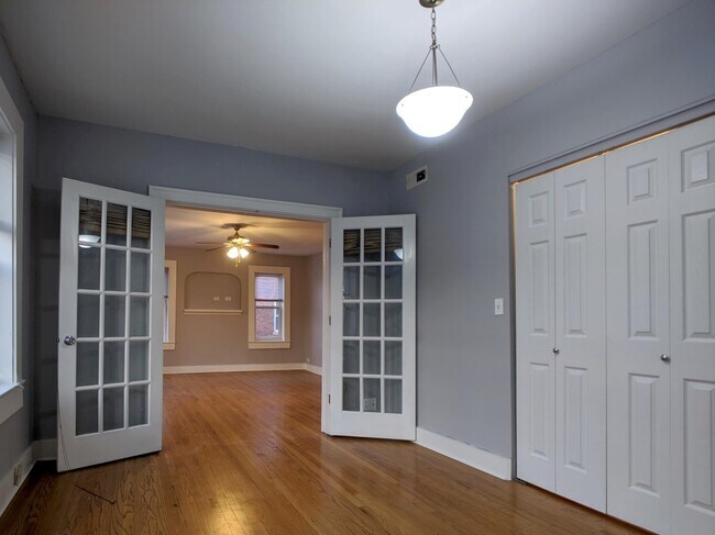 Building Photo - 5027 N Harding Ave