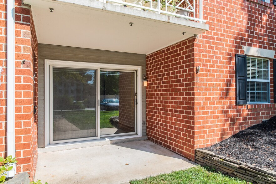 Building Photo - 112 Castletown Rd