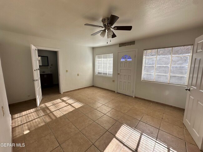 Building Photo - 152 Elvira Way