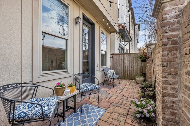 Building Photo - 1721 Upland Lakes