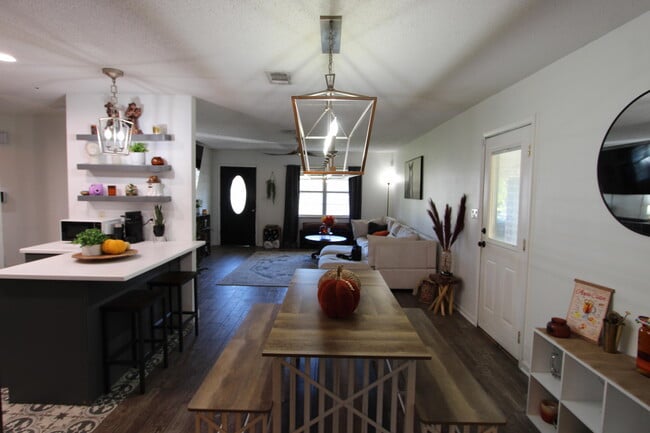 Building Photo - 41 Moriarty St NW