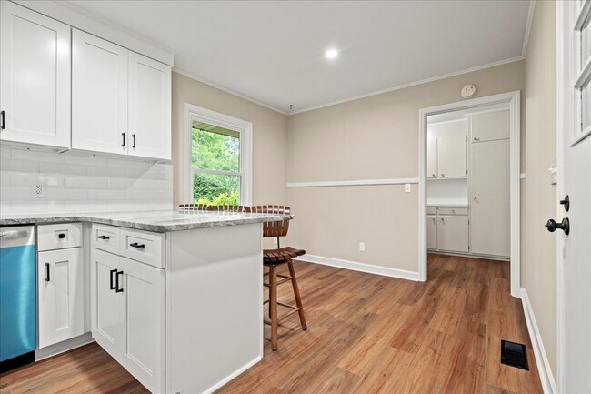 Building Photo - 511 Arbor Dr